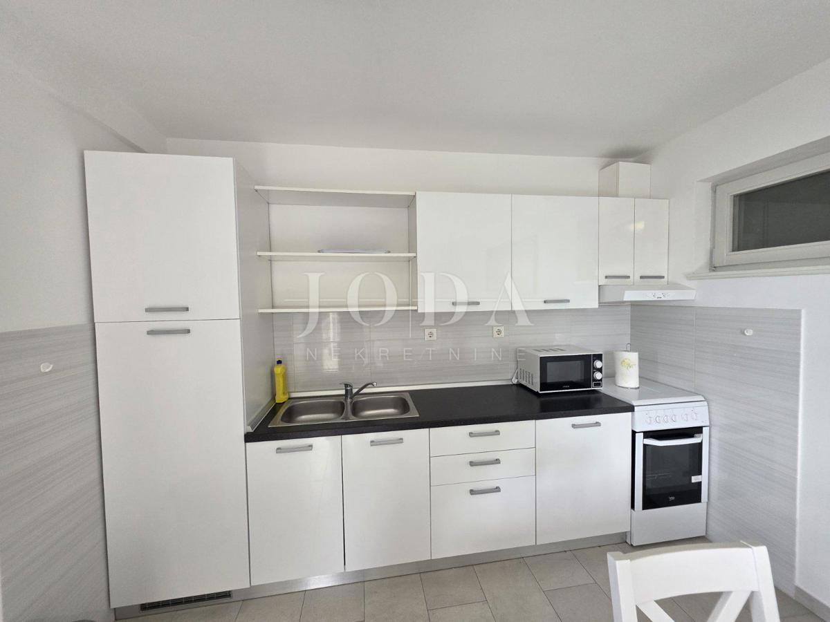 Senj, casa con due appartamenti e una splendida vista mare