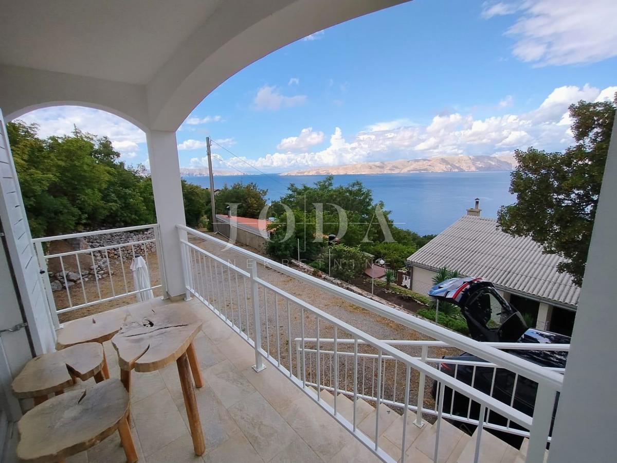 Senj, casa con due appartamenti e una splendida vista mare