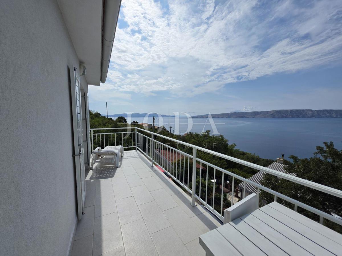 Senj, casa con due appartamenti e una splendida vista mare