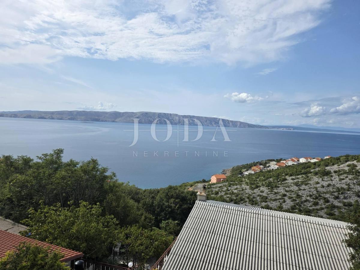 Senj, casa con due appartamenti e una splendida vista mare