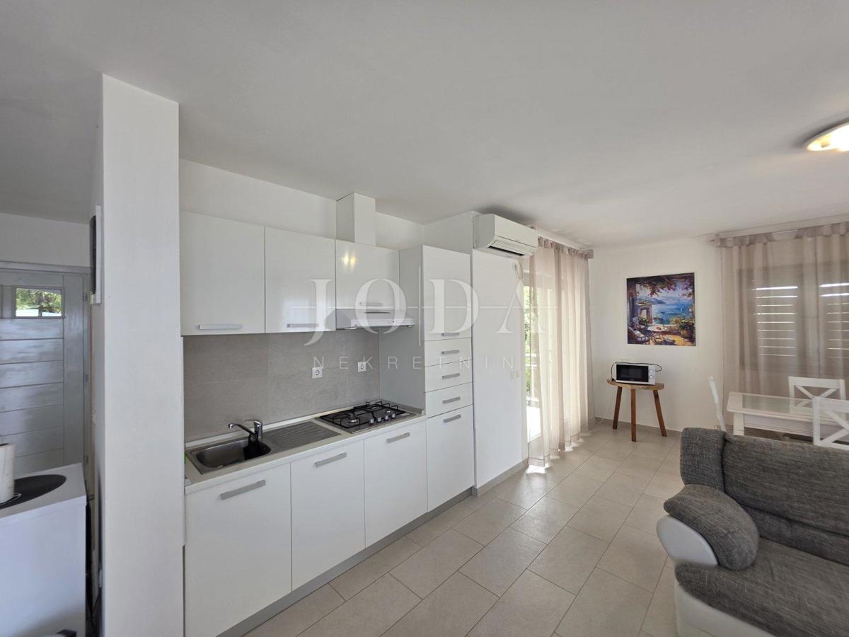 Senj, casa con due appartamenti e una splendida vista mare