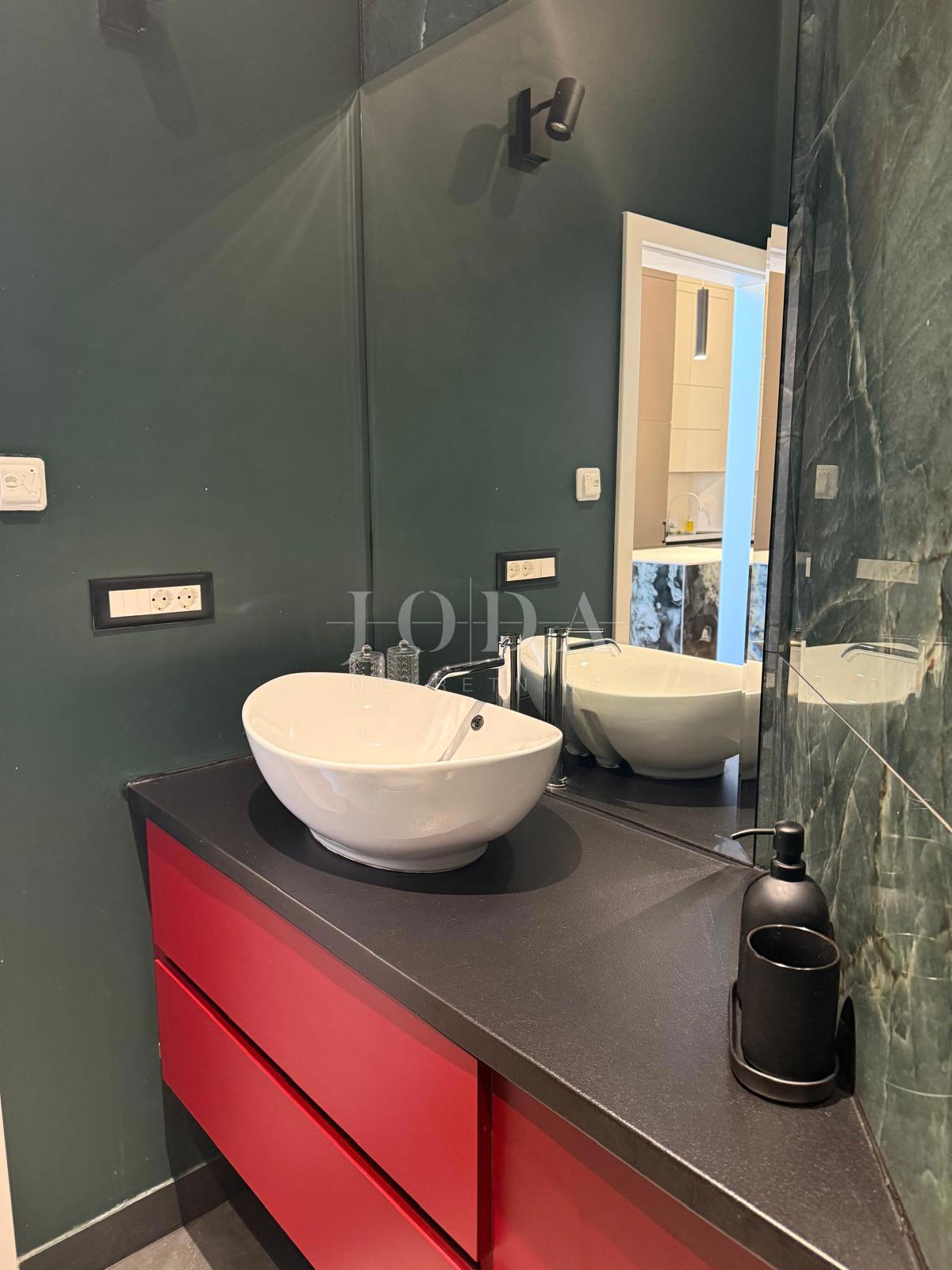 Rijeka - spazioso appartamento in centro