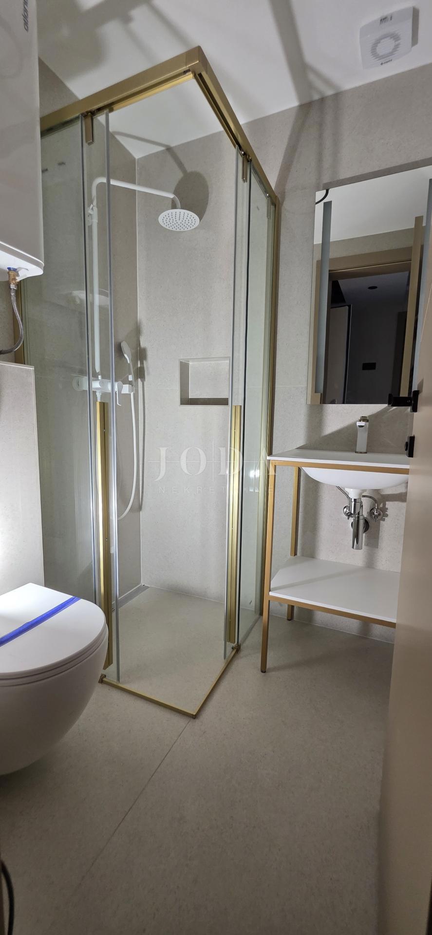 Opportunità, appartamento di lusso nel centro di Crikvenica