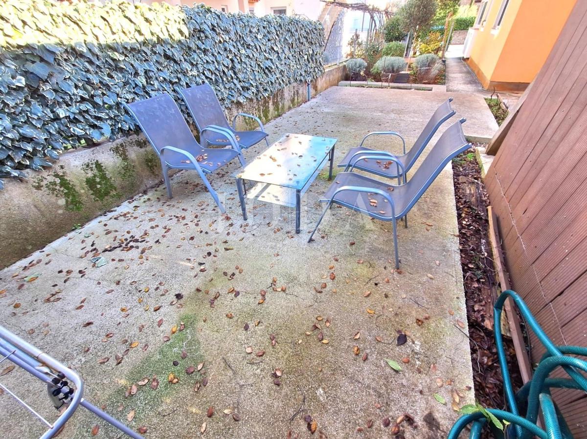 Malinska – due appartamenti con giardino e parcheggio
