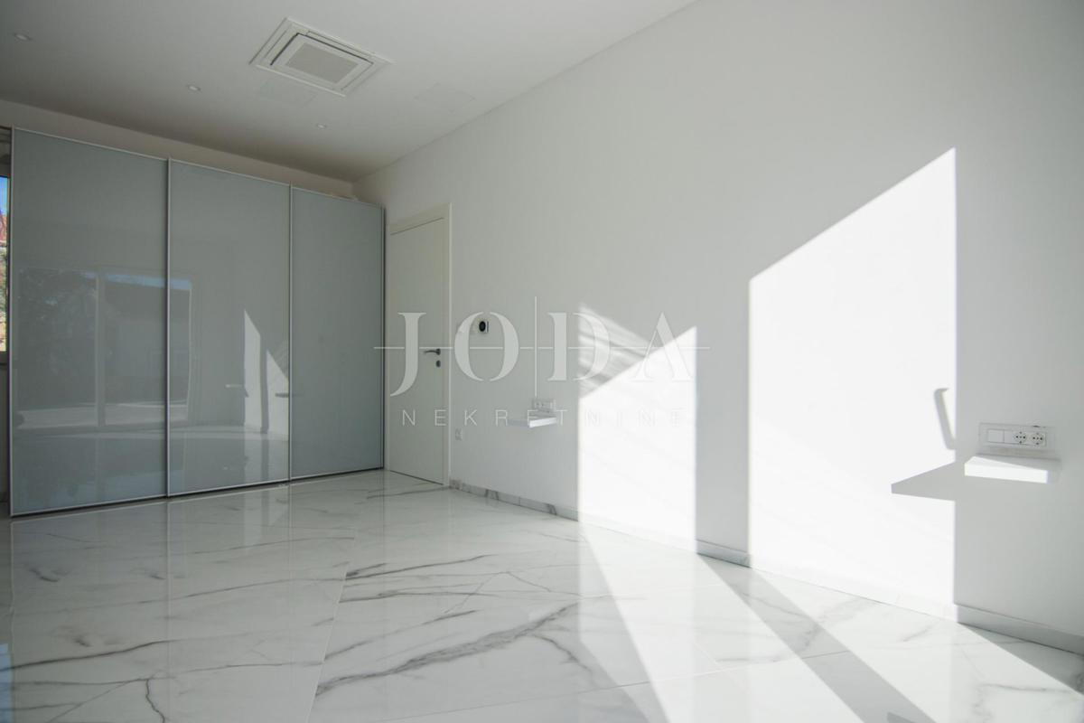 Casa Kornić, Krk, 291,71m2