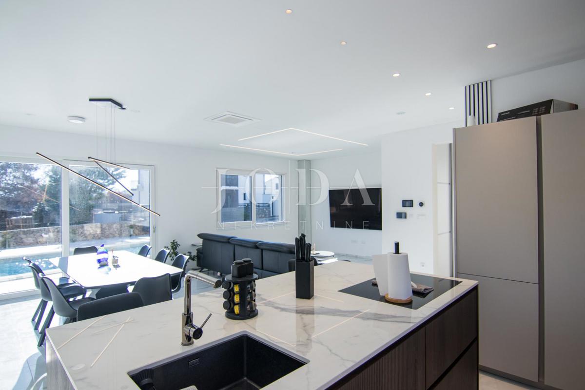 Casa Kornić, Krk, 291,71m2