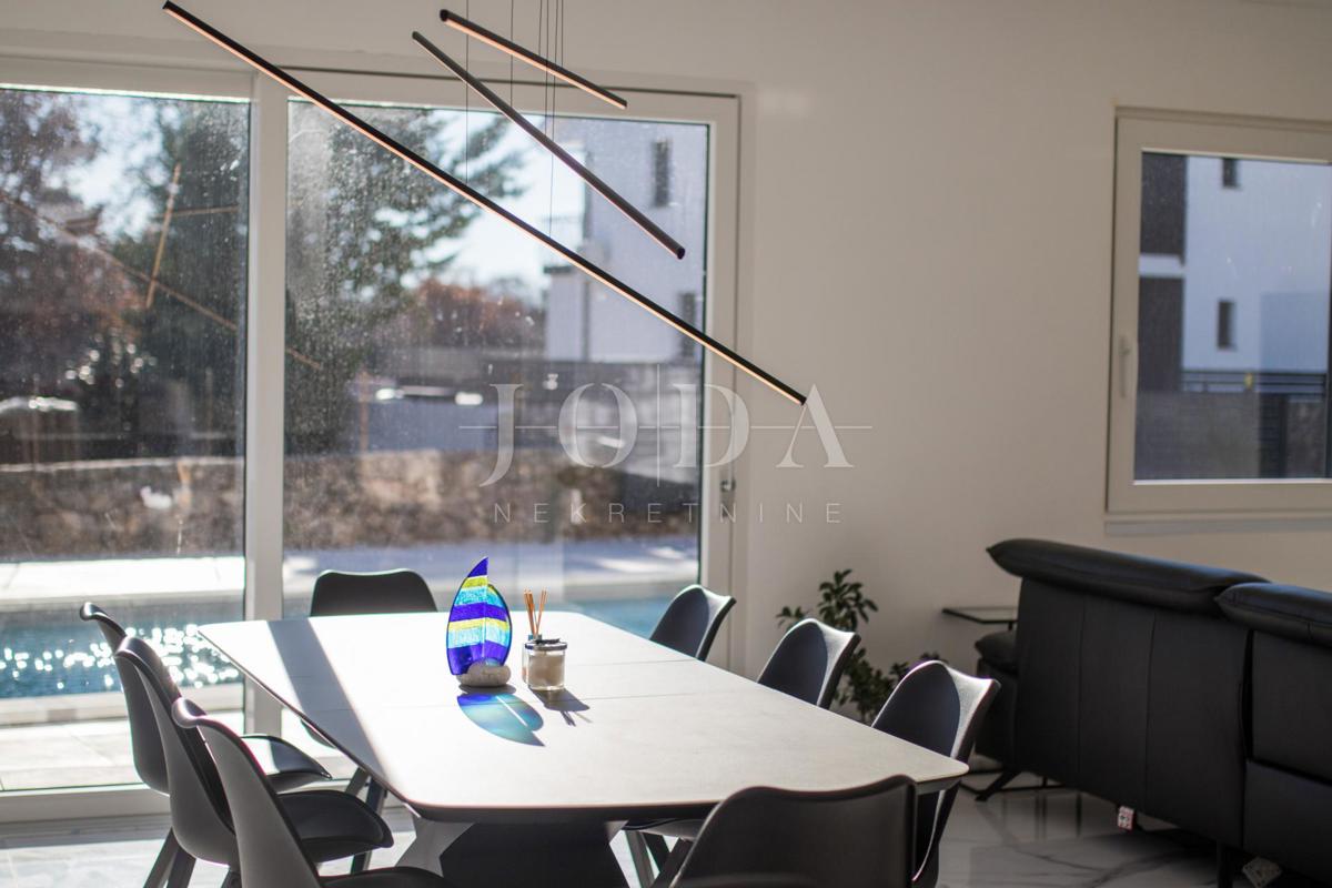 Casa Kornić, Krk, 291,71m2