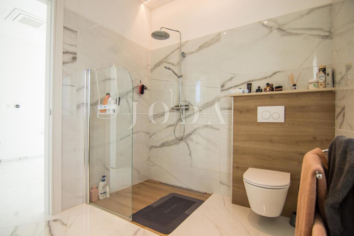 Casa Kornić, Krk, 291,71m2