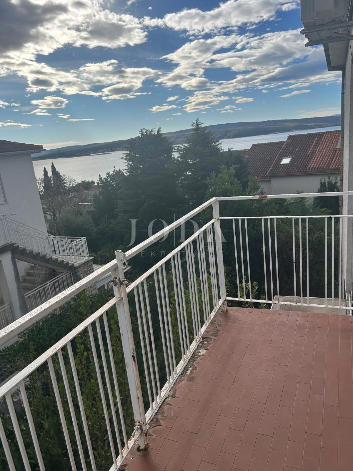 Casa d’investimento con 5 unità e vista mare aperta – Crikvenica, a 300 m dal mare