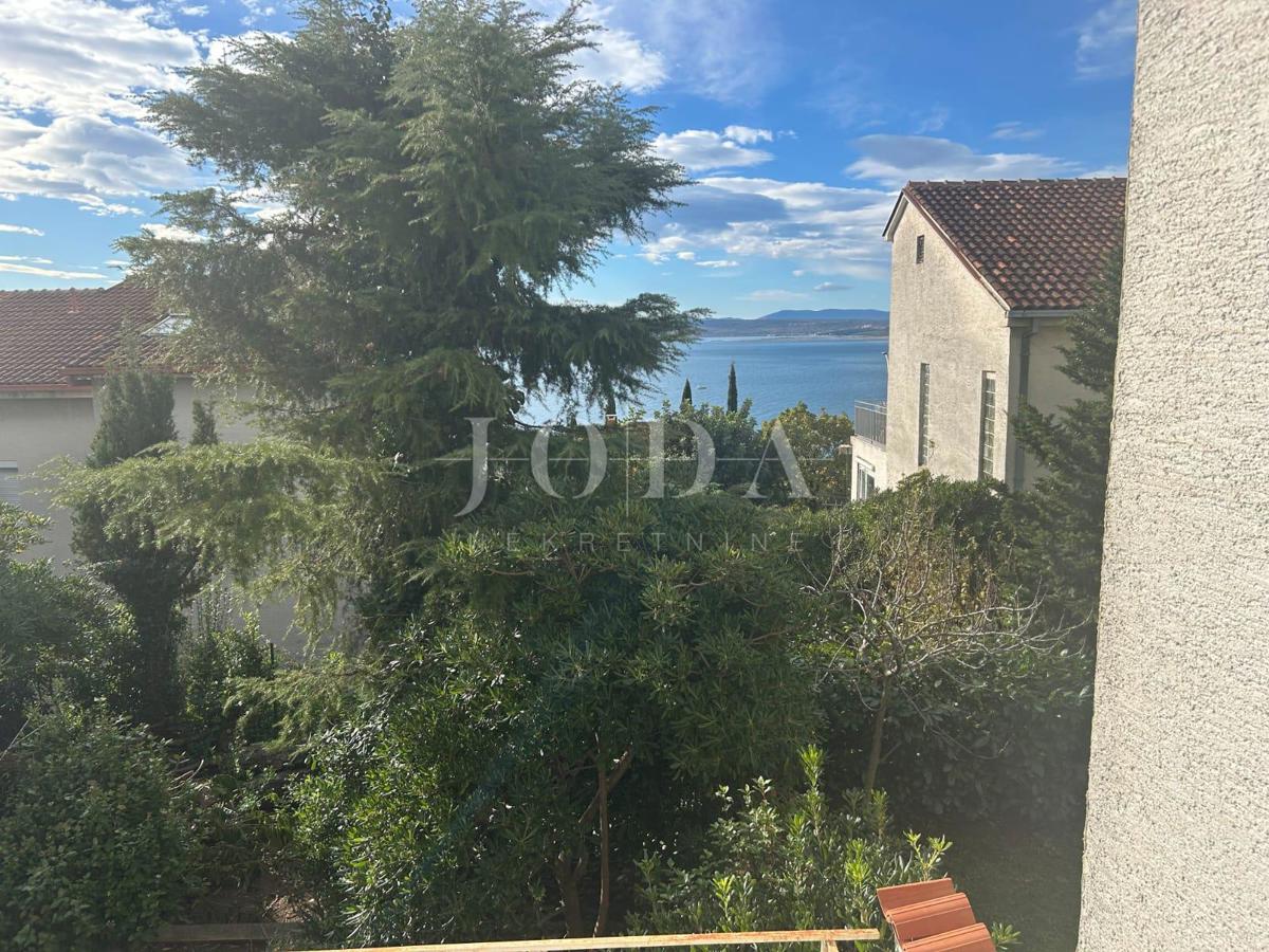Casa d’investimento con 5 unità e vista mare aperta – Crikvenica, a 300 m dal mare