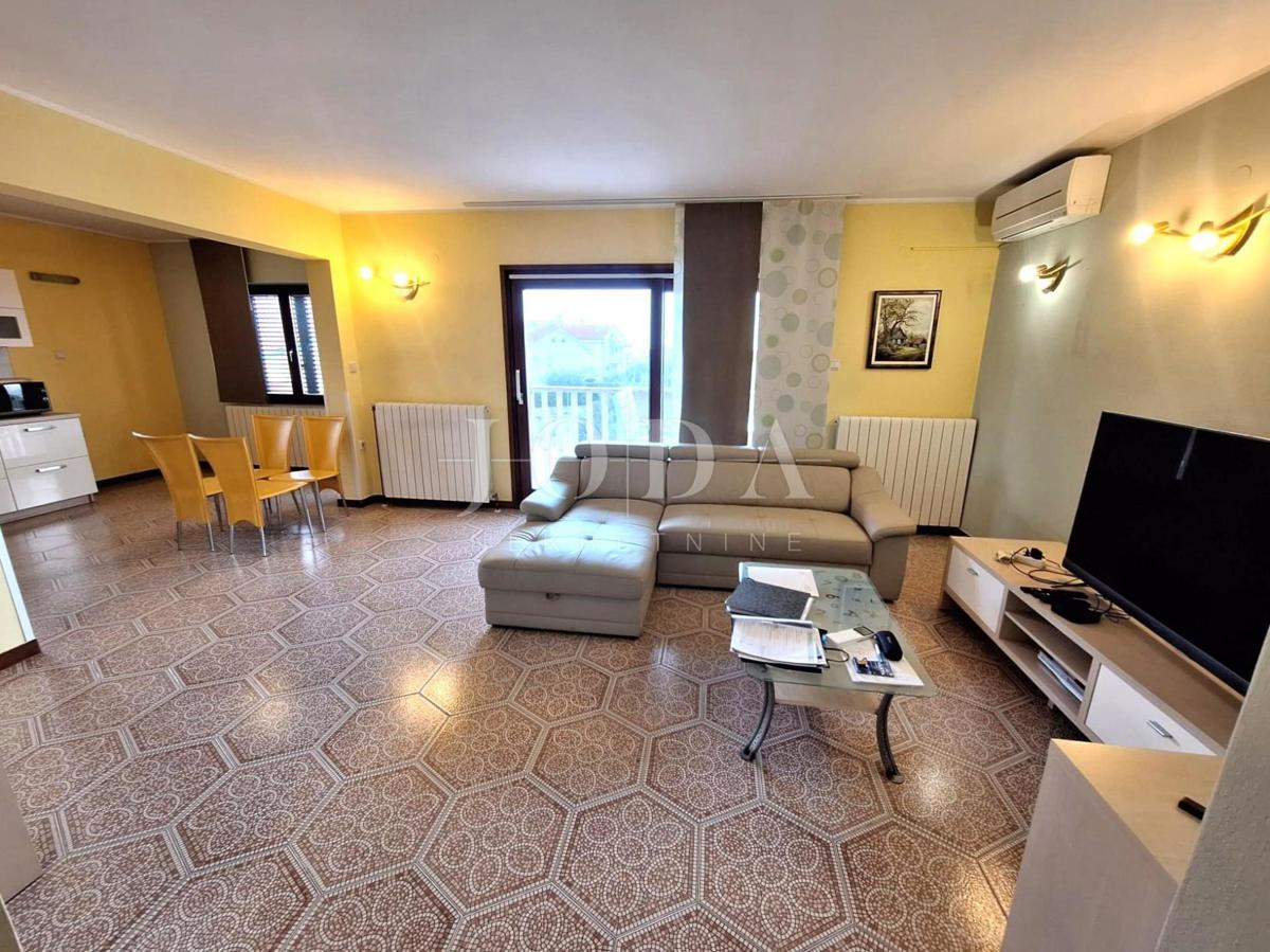 Casa con giardino e piscina in ottima posizione, Krk