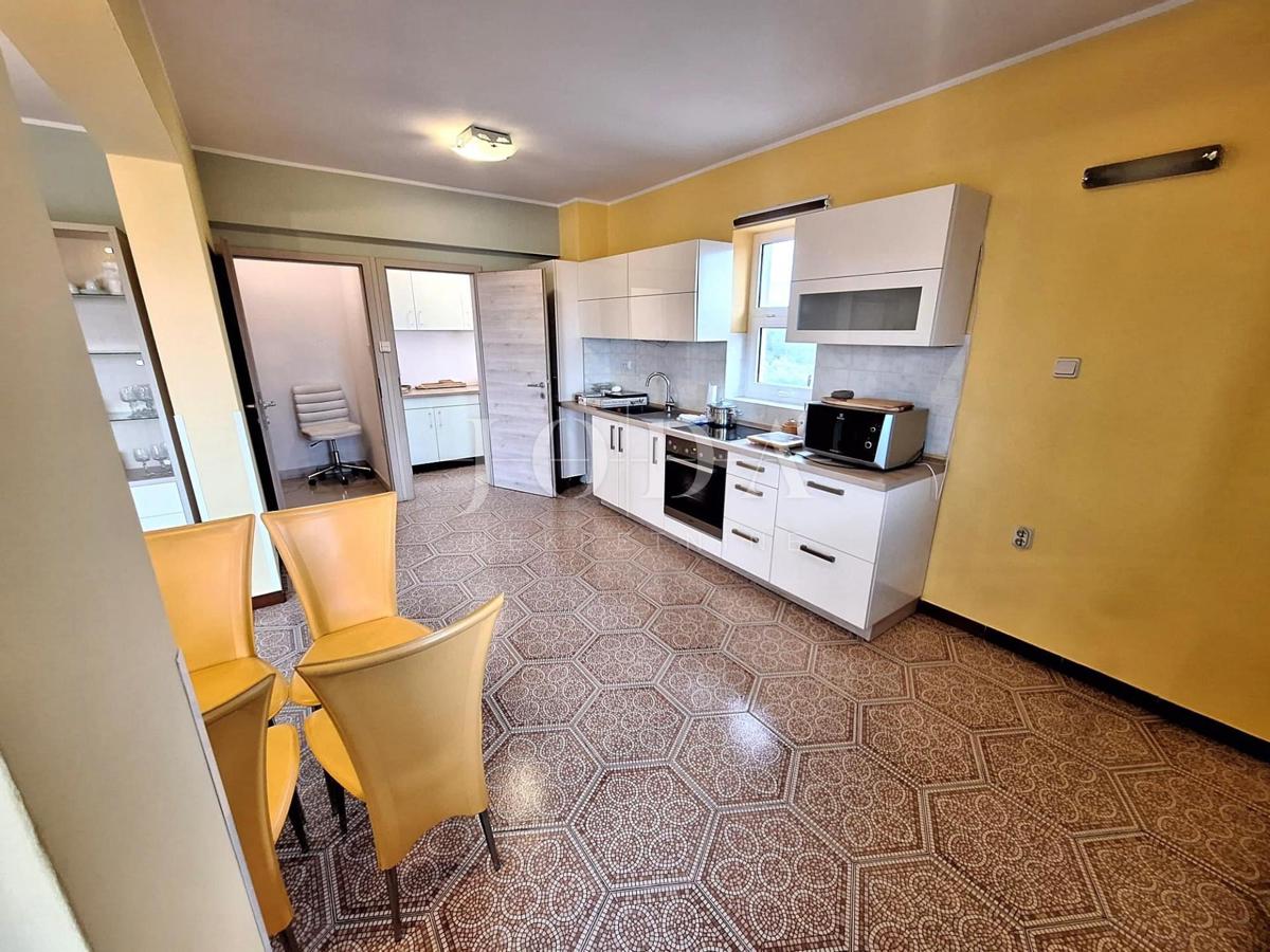 Casa con giardino e piscina in ottima posizione, Krk