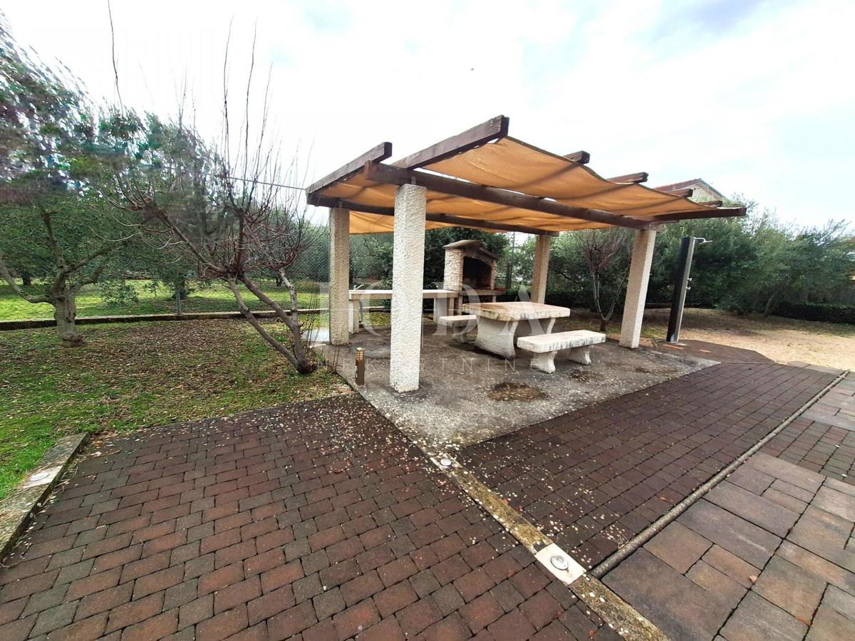 Casa con giardino e piscina in ottima posizione, Krk