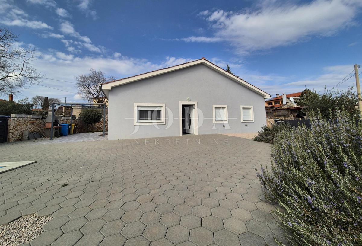 Casa indipendente con piscina