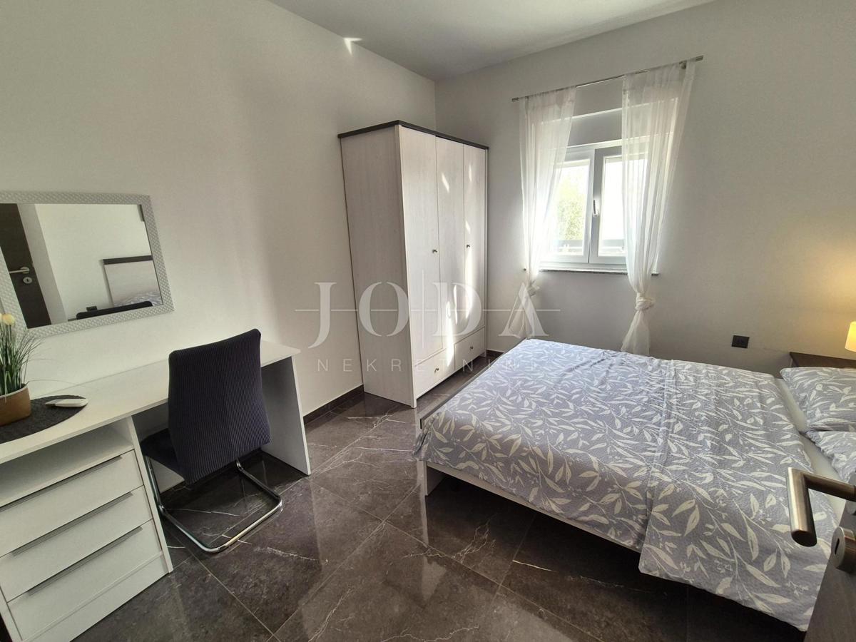 Casa indipendente con piscina