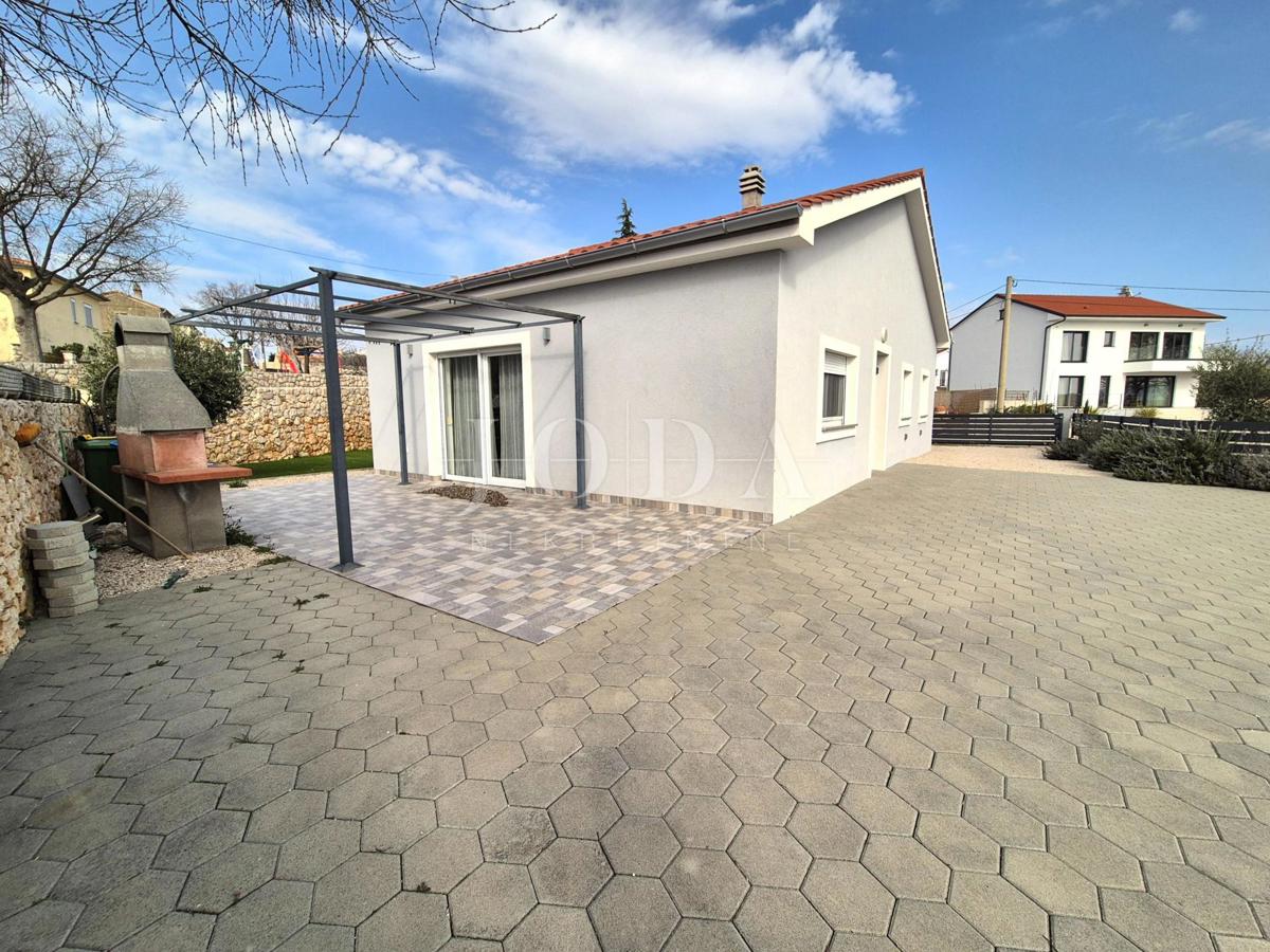 Casa indipendente con piscina