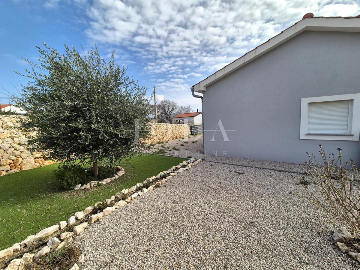 Casa indipendente con piscina