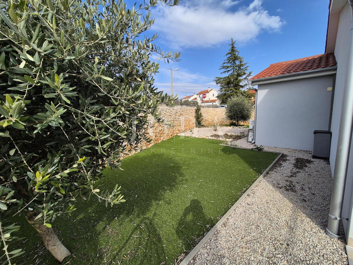Casa indipendente con piscina