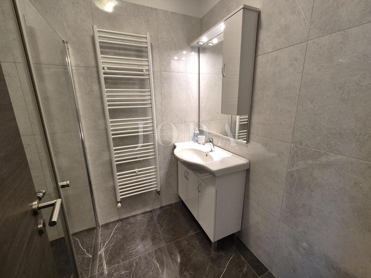 Casa indipendente con piscina