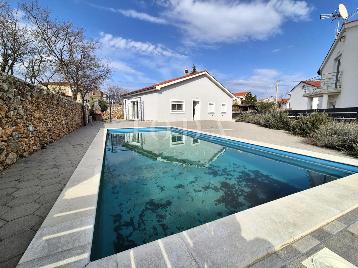 Casa indipendente con piscina