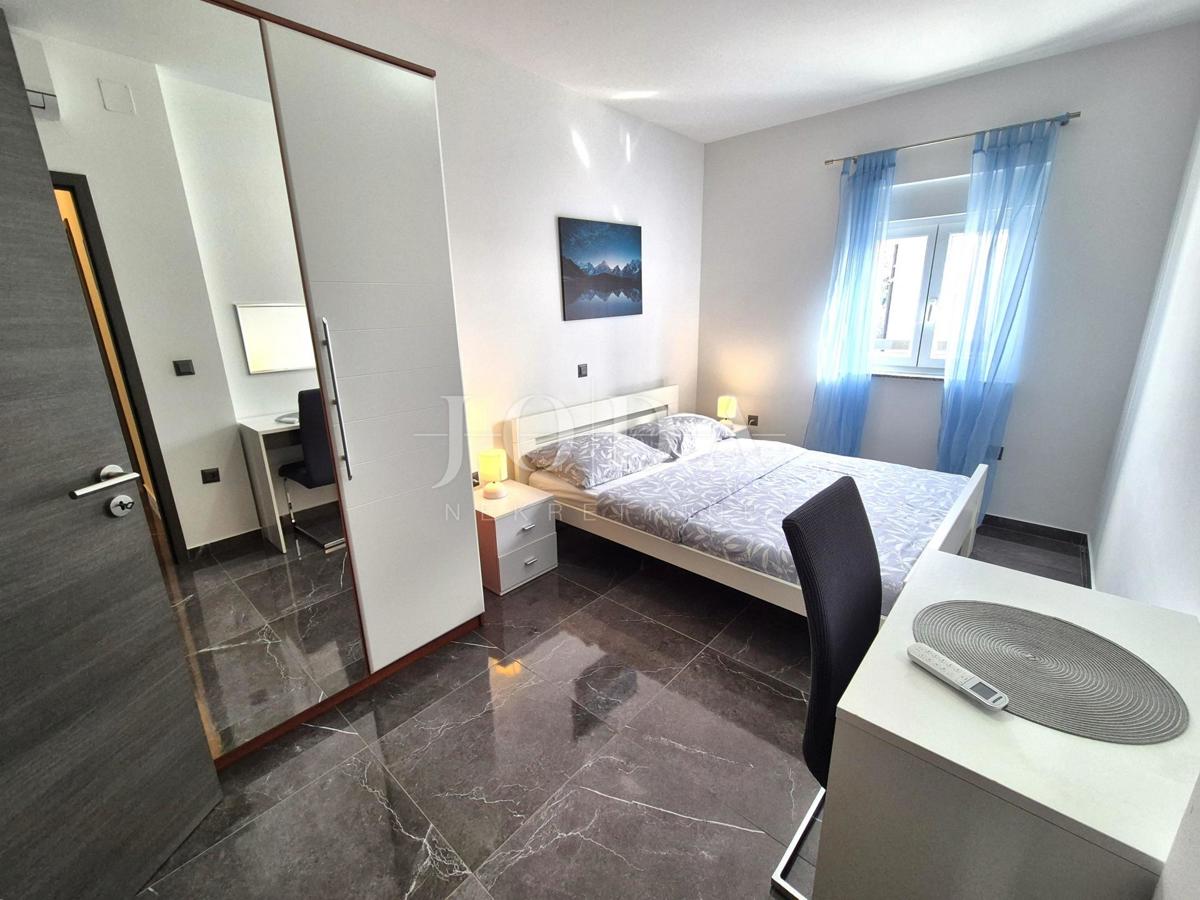 Casa indipendente con piscina