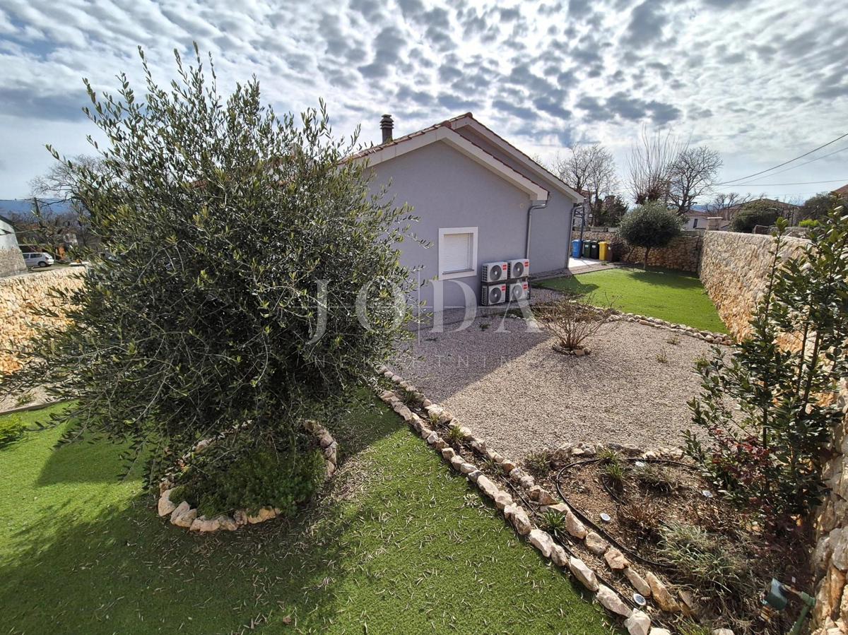 Casa indipendente con piscina