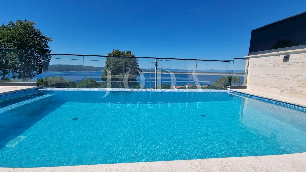 Dramalj casa moderna con piscina e vista panoramica sul mare