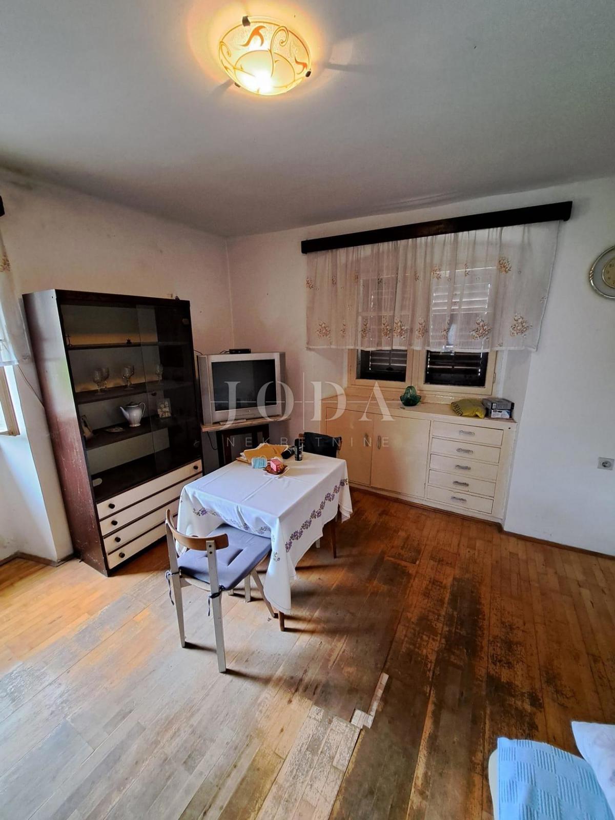 Old stone house for renovation, near Malinska