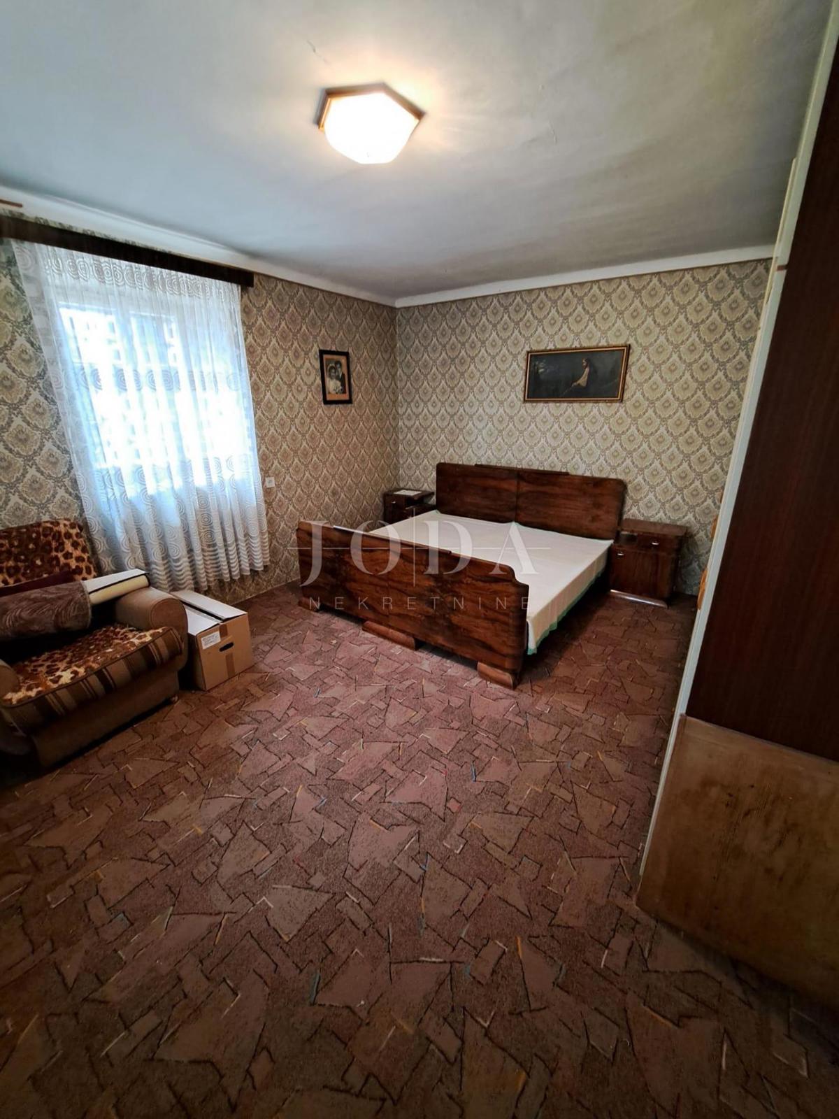 Old stone house for renovation, near Malinska