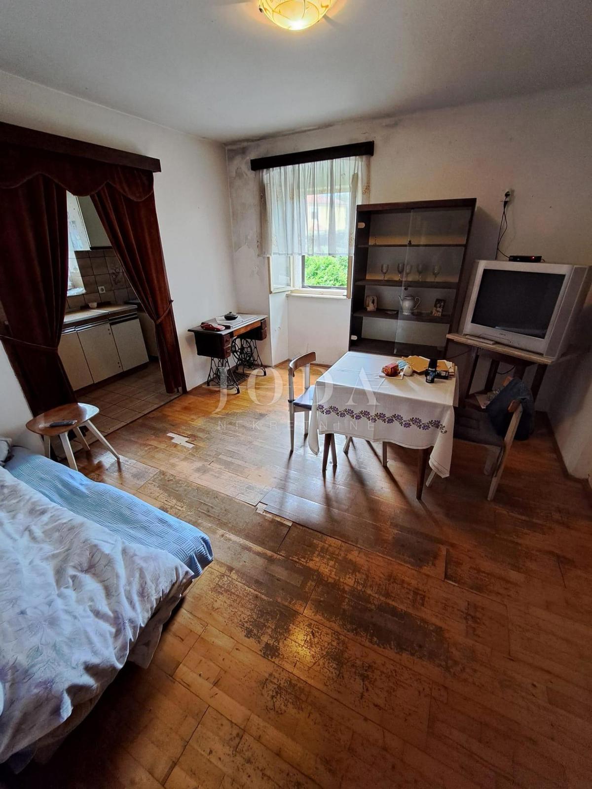 Old stone house for renovation, near Malinska