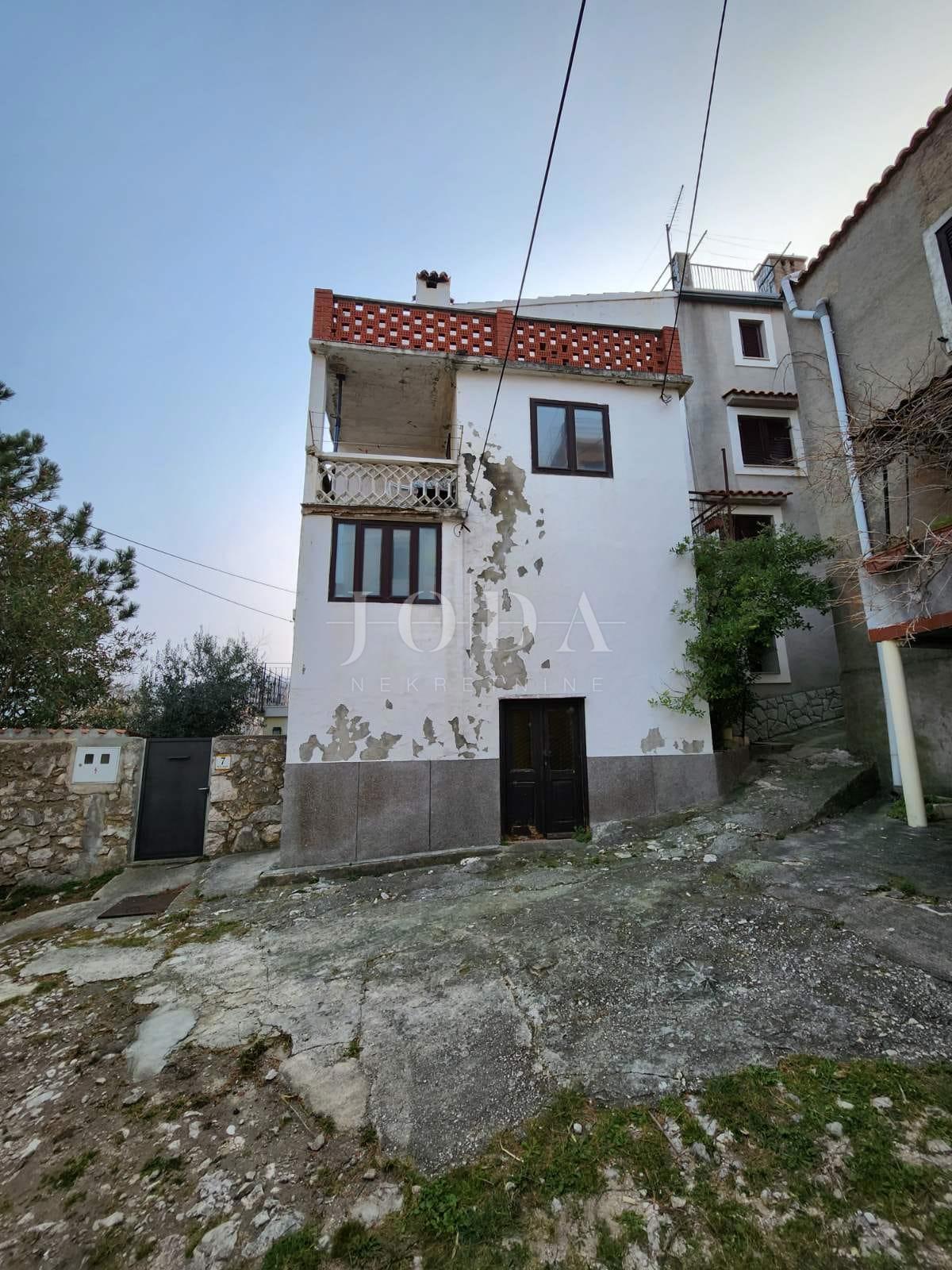 Semi-detached stone house for renovation, Vrbnik - island of Krk