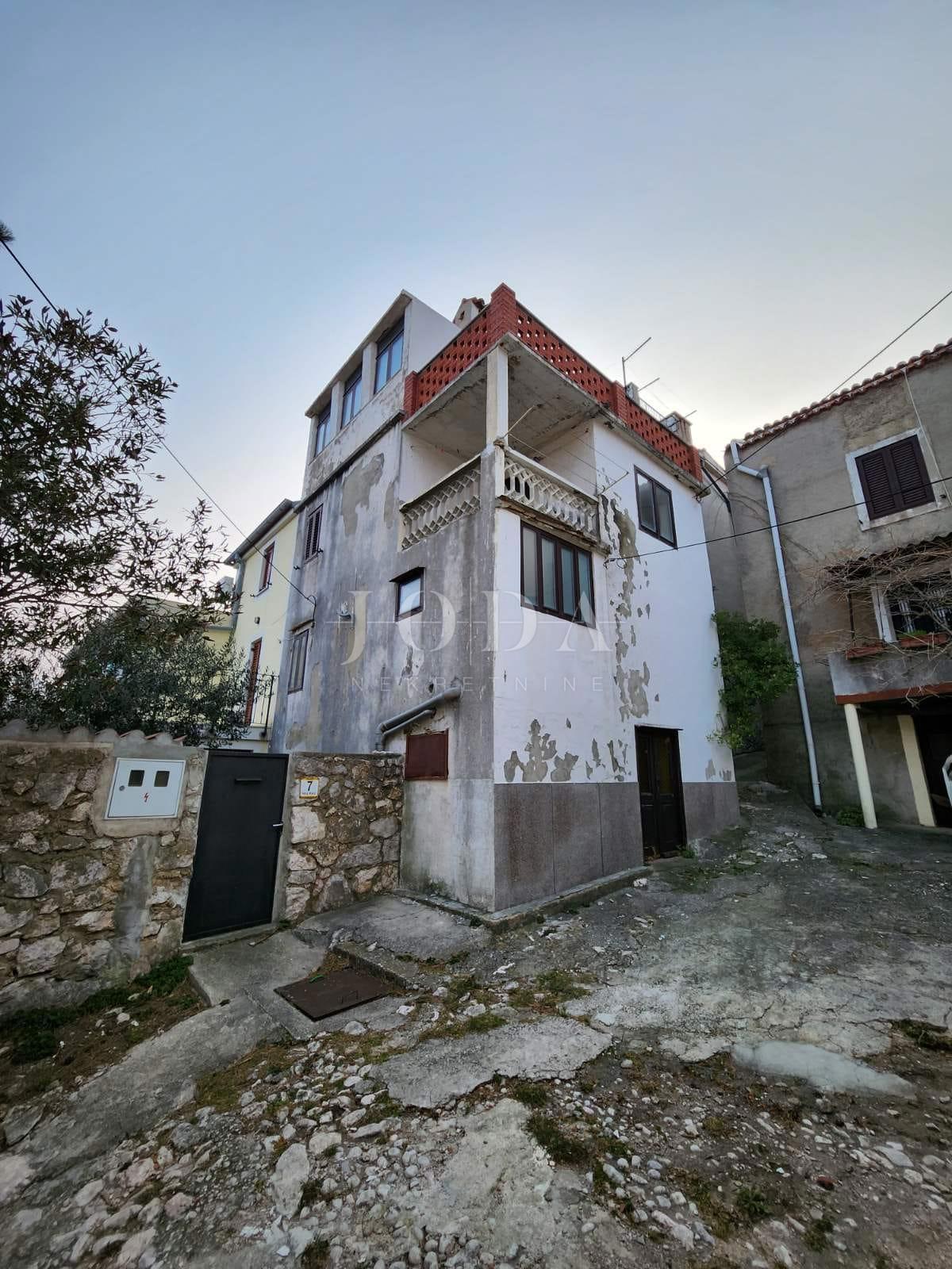 Semi-detached stone house for renovation, Vrbnik - island of Krk