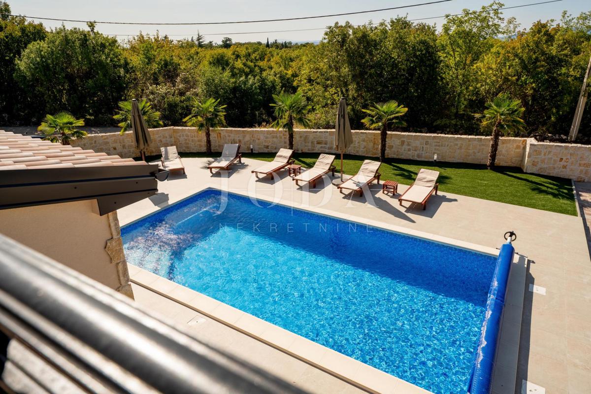 Mediterranean-style house with a pool, near Dobrinj - island of Krk
