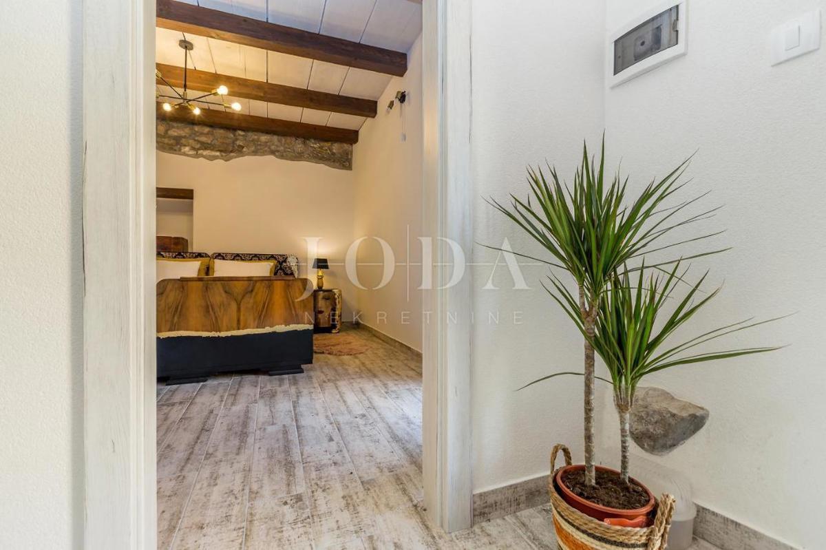 Bella casa di pietra con vista mare - dintorni della citta di Veglia