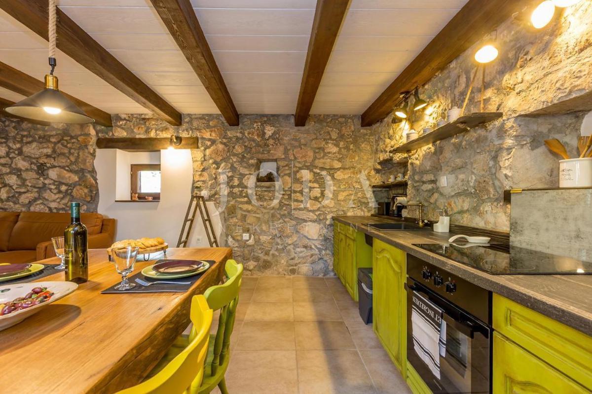 Bella casa di pietra con vista mare - dintorni della citta di Veglia