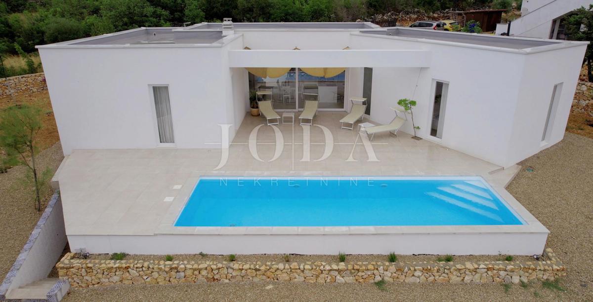 Casa con piscina e vista mare - dintorni di Veglia