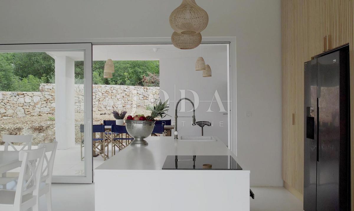 Casa con piscina e vista mare - dintorni di Veglia