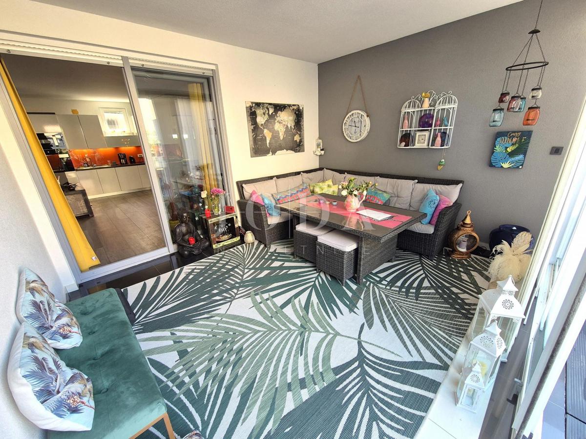 Njivice, appartamento piano terra vicino spiaggia