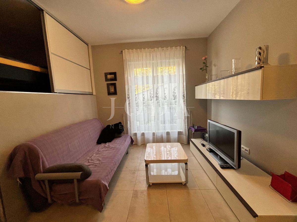 Crikvenica, appartamento moderno con piscina