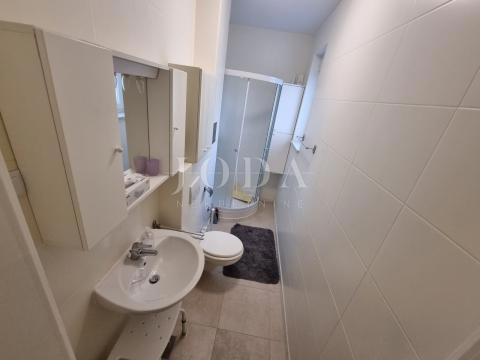 Crikvenica, appartamento moderno con piscina