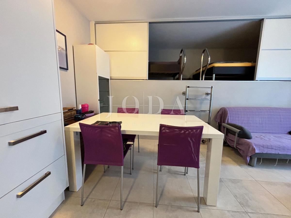 Crikvenica, appartamento moderno con piscina