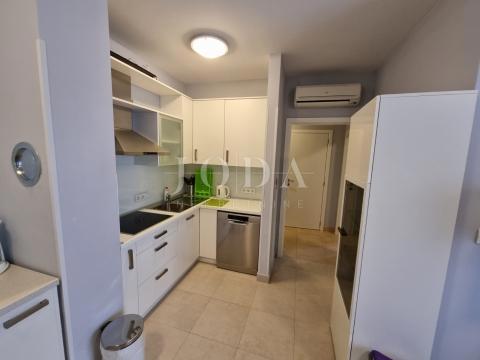 Crikvenica, appartamento moderno con piscina