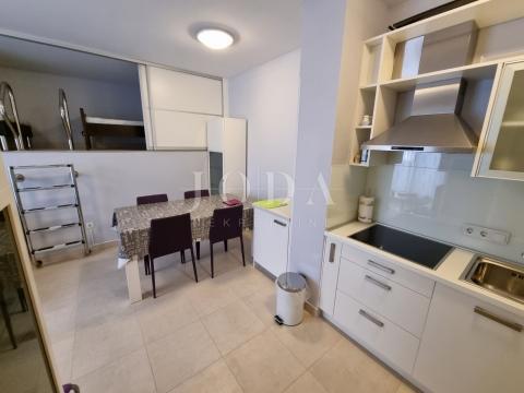 Crikvenica, appartamento moderno con piscina