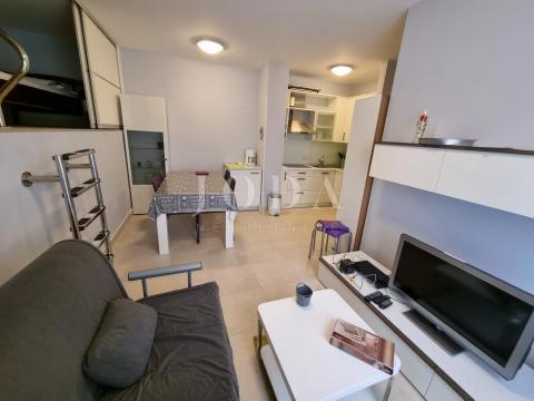 Crikvenica, appartamento moderno con piscina