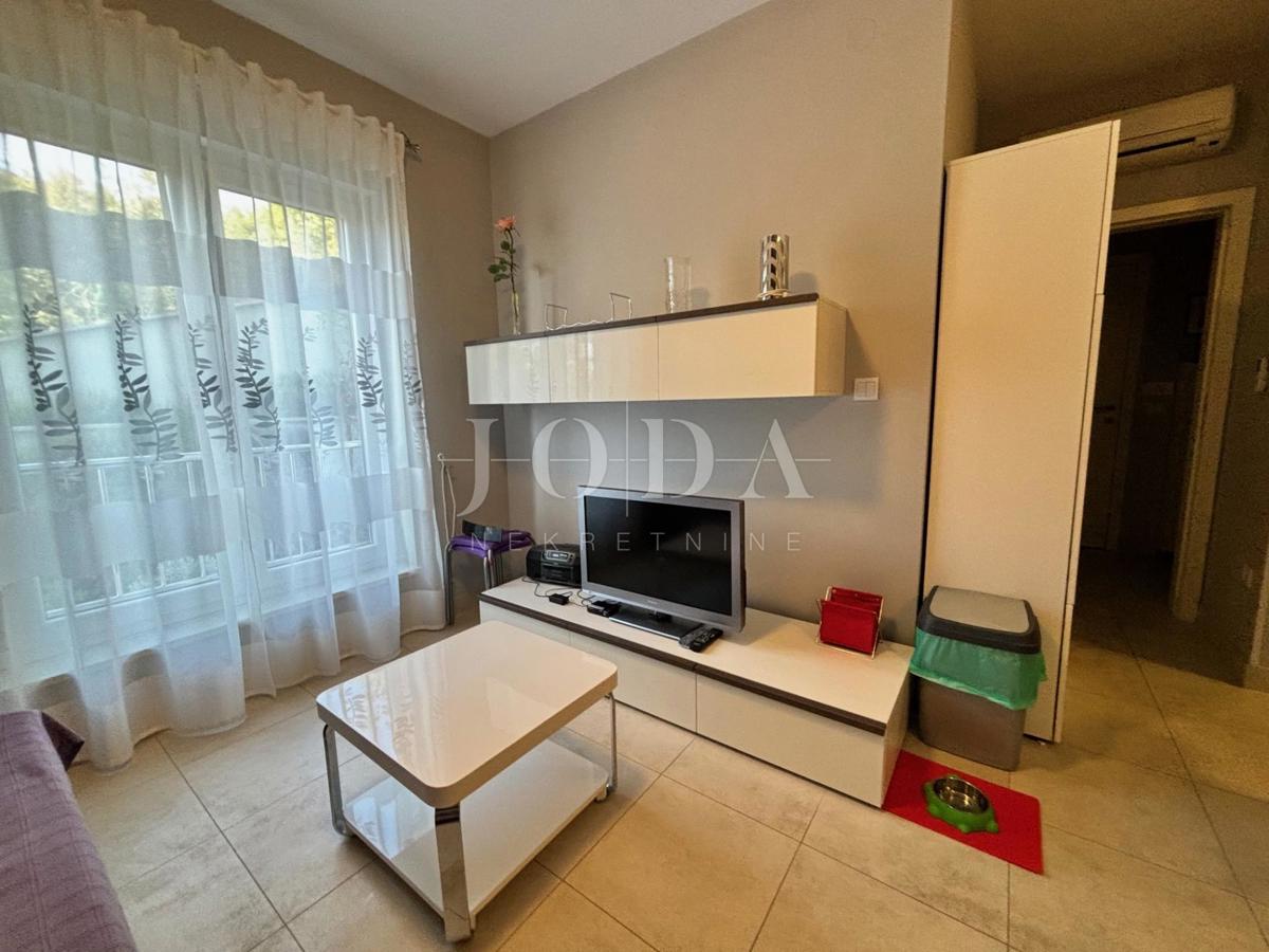 Crikvenica, appartamento moderno con piscina