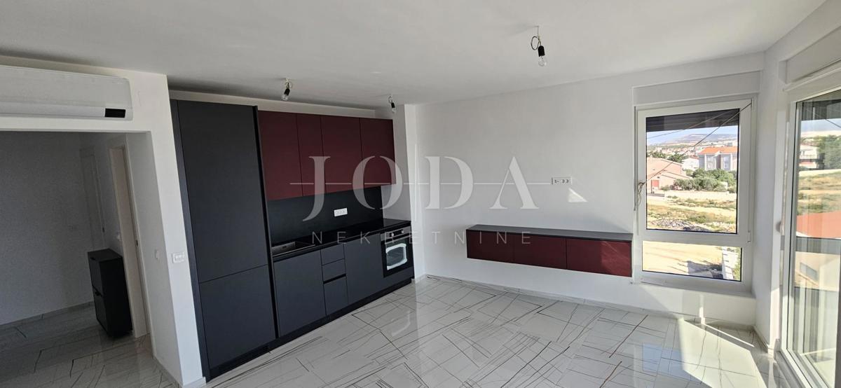 Novalja, edificio nuovo, piano terra, 2 camere da letto