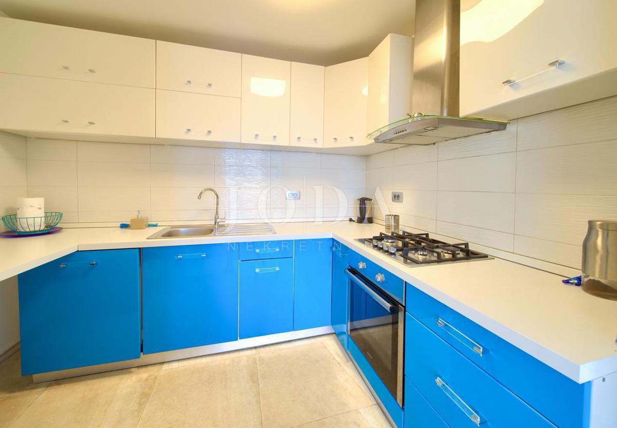Novi Vinodolski, casa con piscina