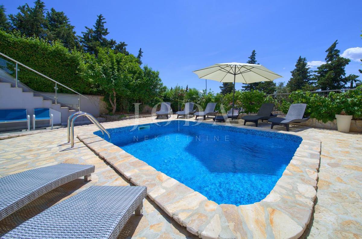 Novi Vinodolski, casa con piscina