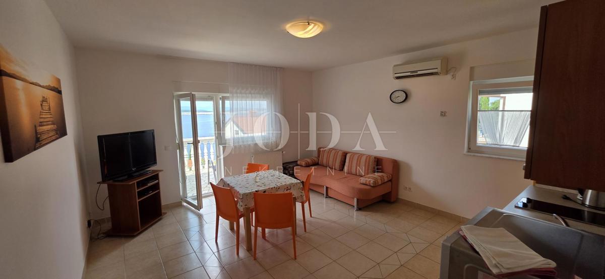 Casa con Appartamenti a 100 m dal Mare – Perfetta per Affitto Turistico