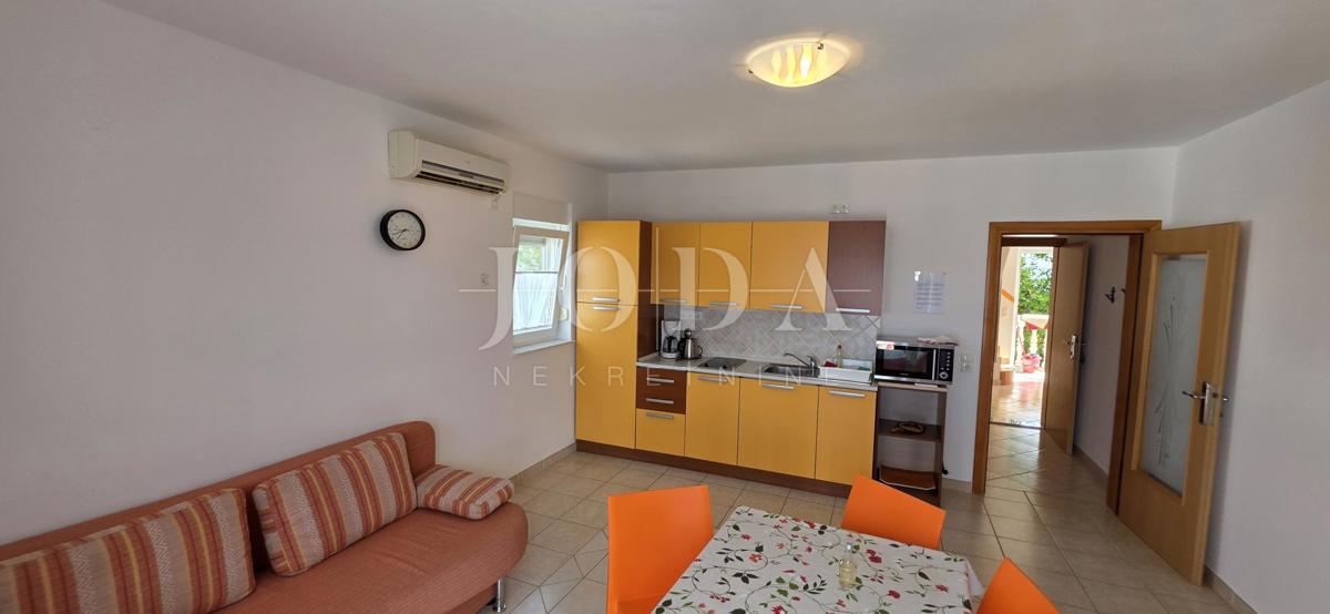 Casa con Appartamenti a 100 m dal Mare – Perfetta per Affitto Turistico